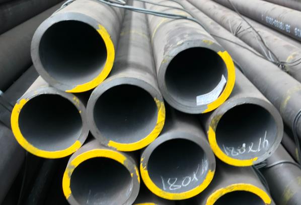 山東合金鋼管的耐高溫和耐低溫性能顯著優(yōu)于普通鋼管